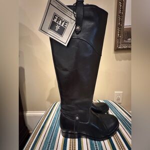 NWT Frye Melissa tab tall black in size 9